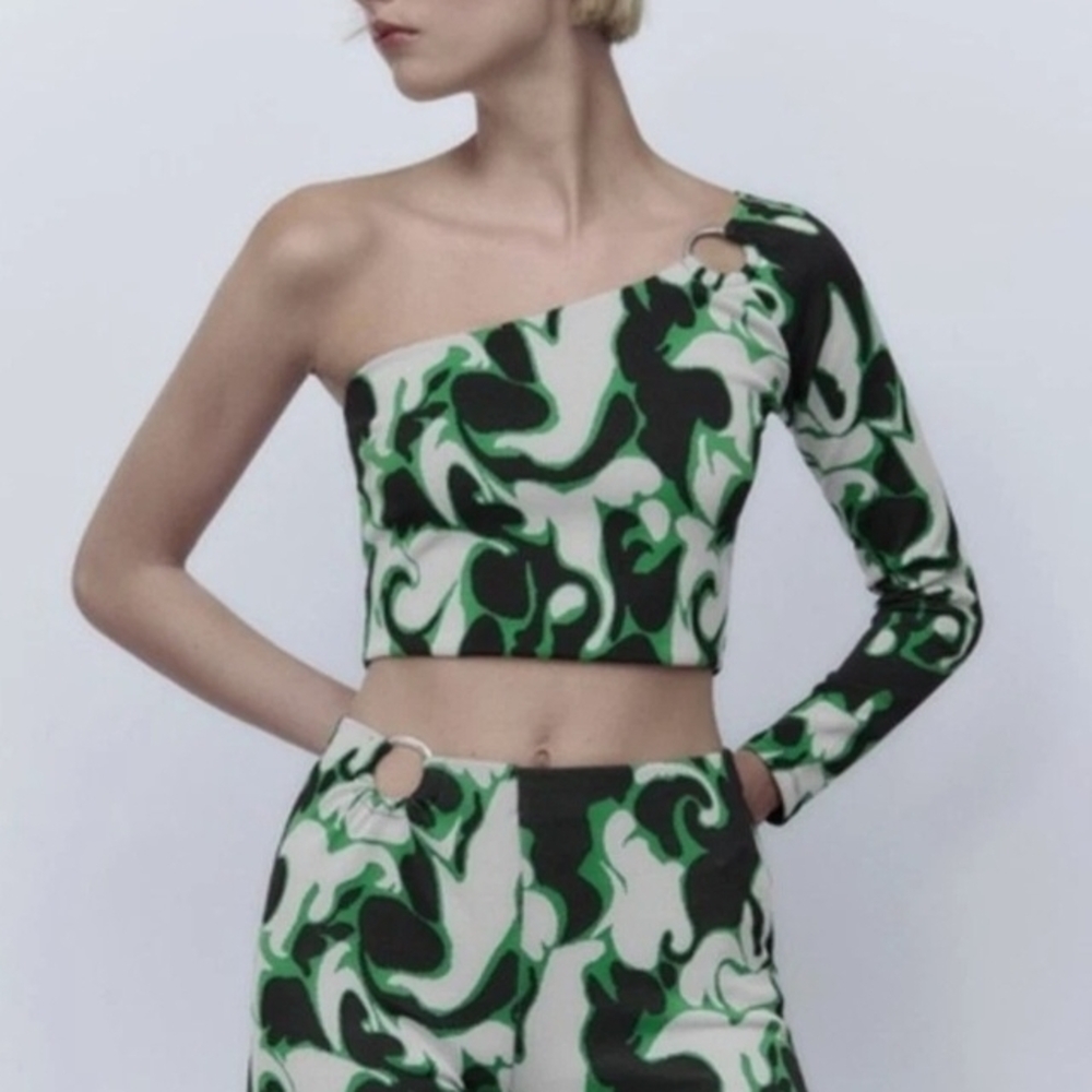 Zara Green and Black Patterned Top